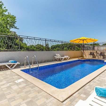 Gorgeous Apartment In Pula With Kitchen Exterior foto