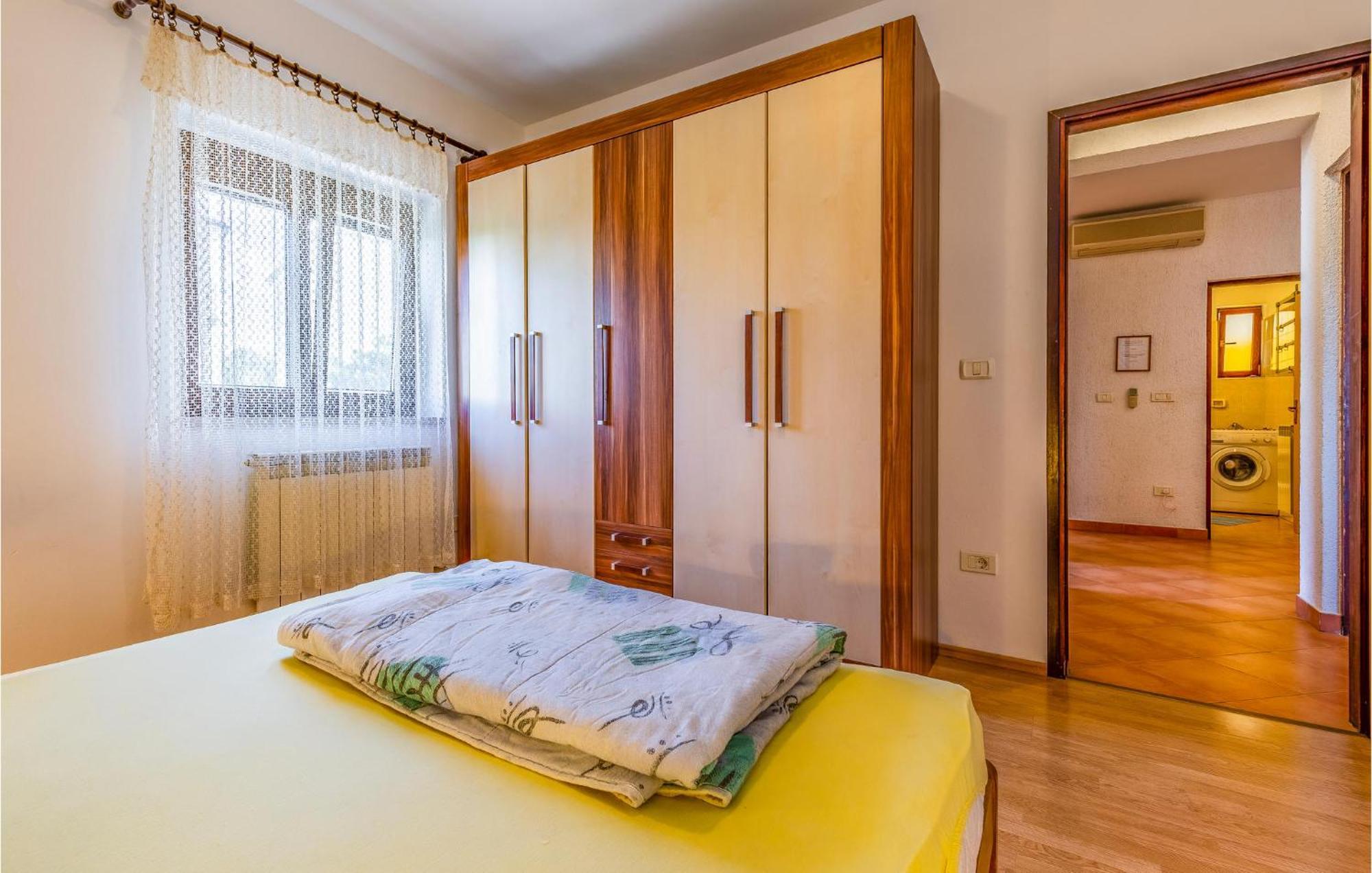 Gorgeous Apartment In Pula With Kitchen Exterior foto
