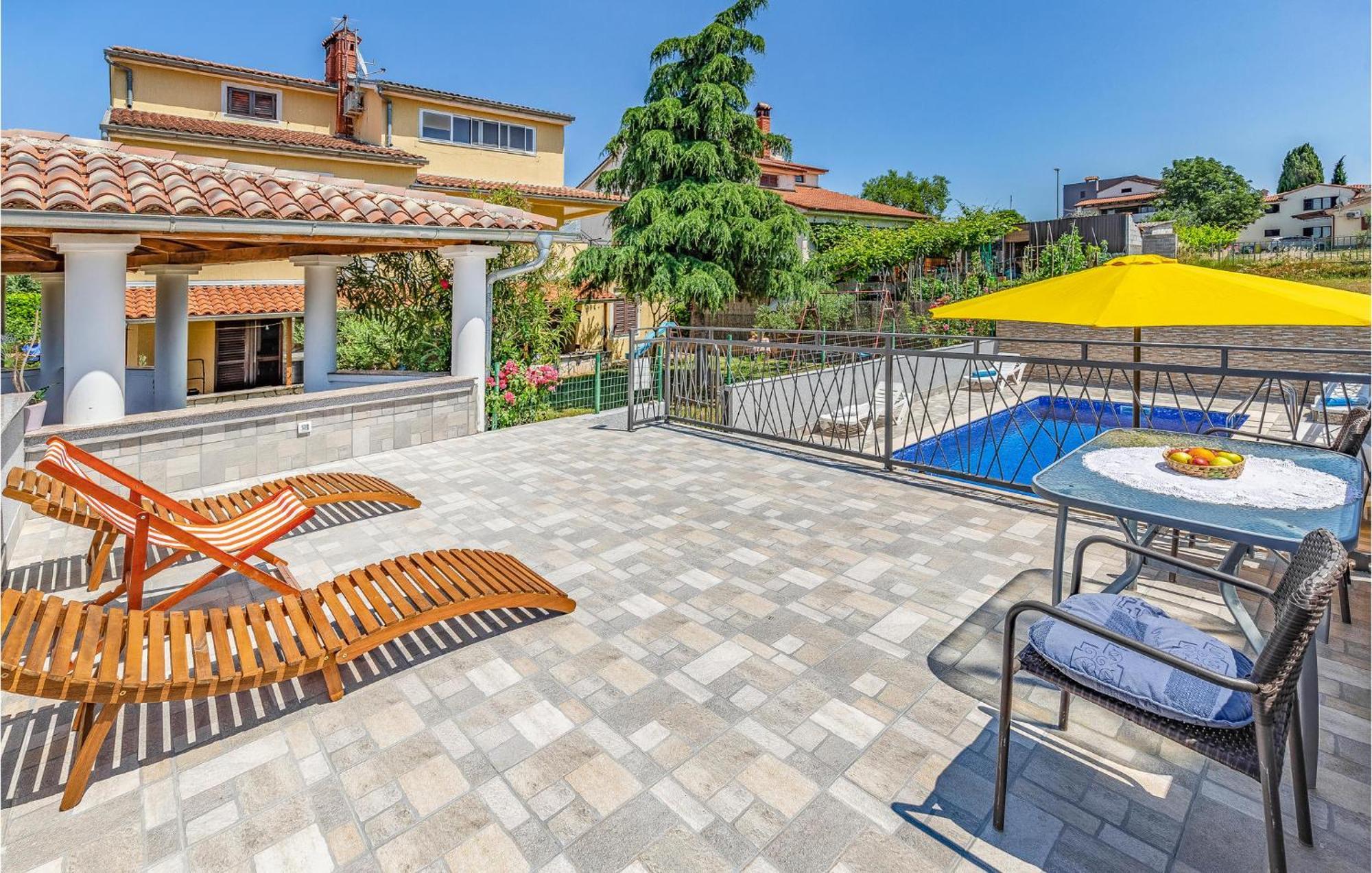 Gorgeous Apartment In Pula With Kitchen Exterior foto